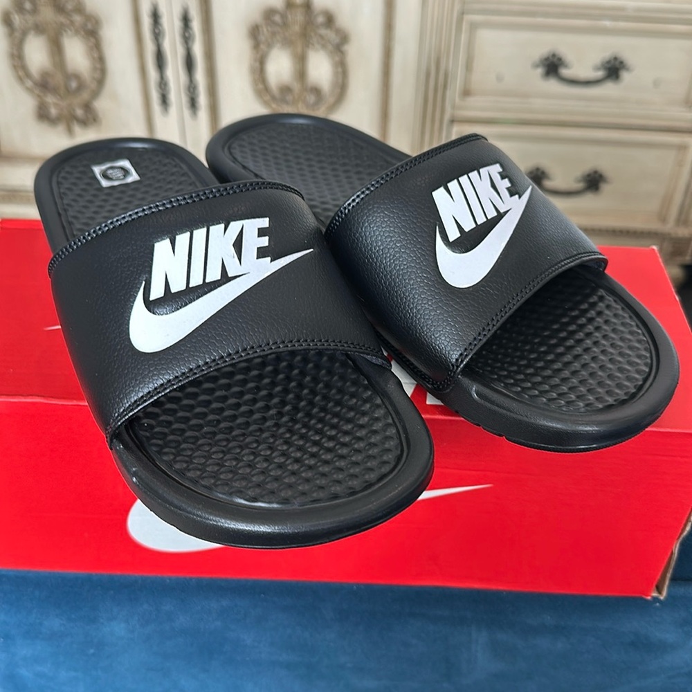 Nike Black Slides men’s size 8